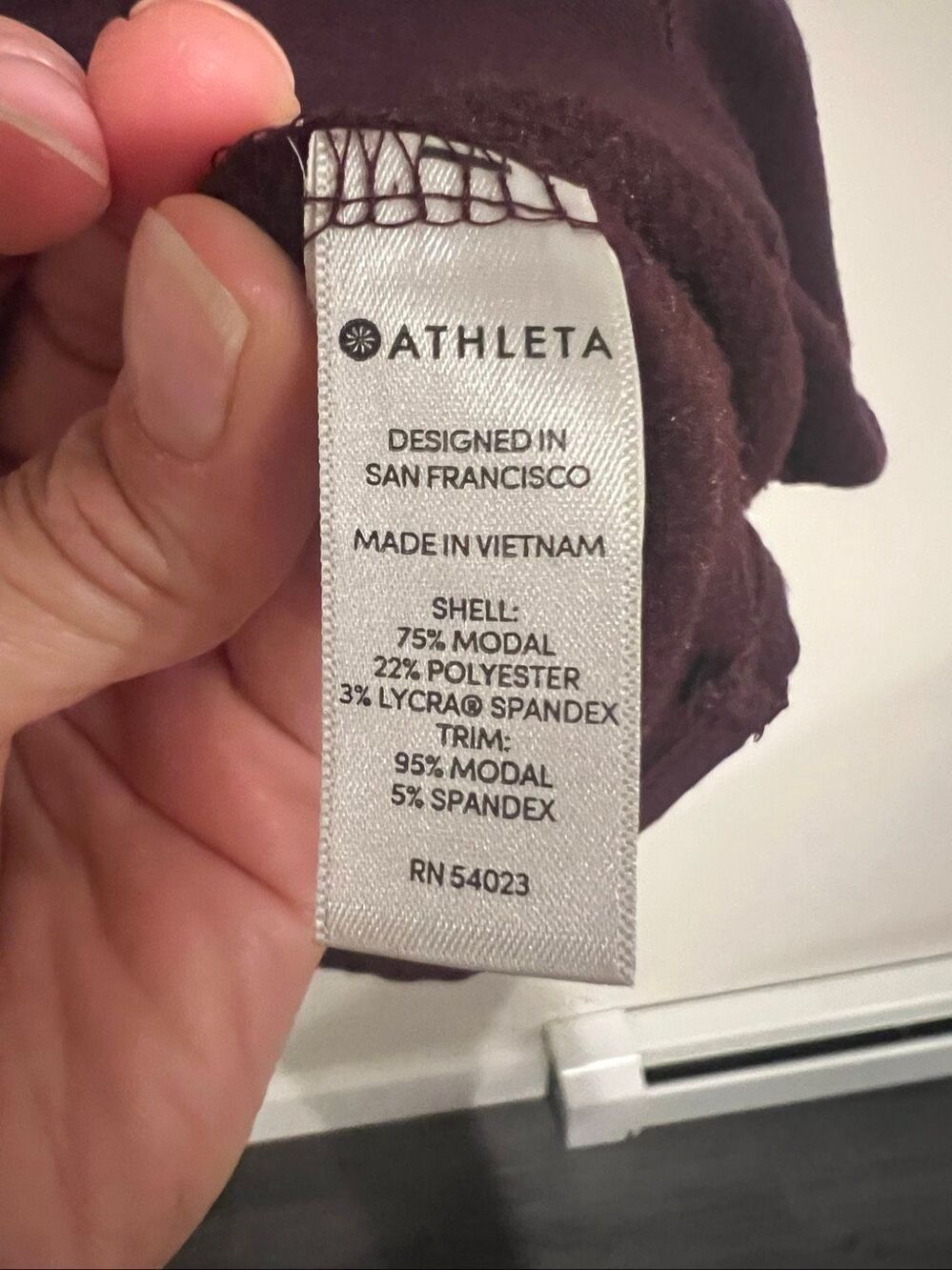 Athleta Solitude Hoodie Sweatshirt Dress Purple Aubergine Sz M Made of Plush Nir - Picture 7 of 9